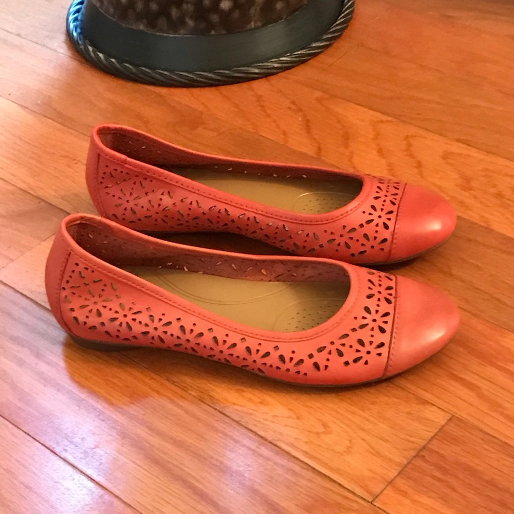 Clarks Soft Leather Flats Size 6 M